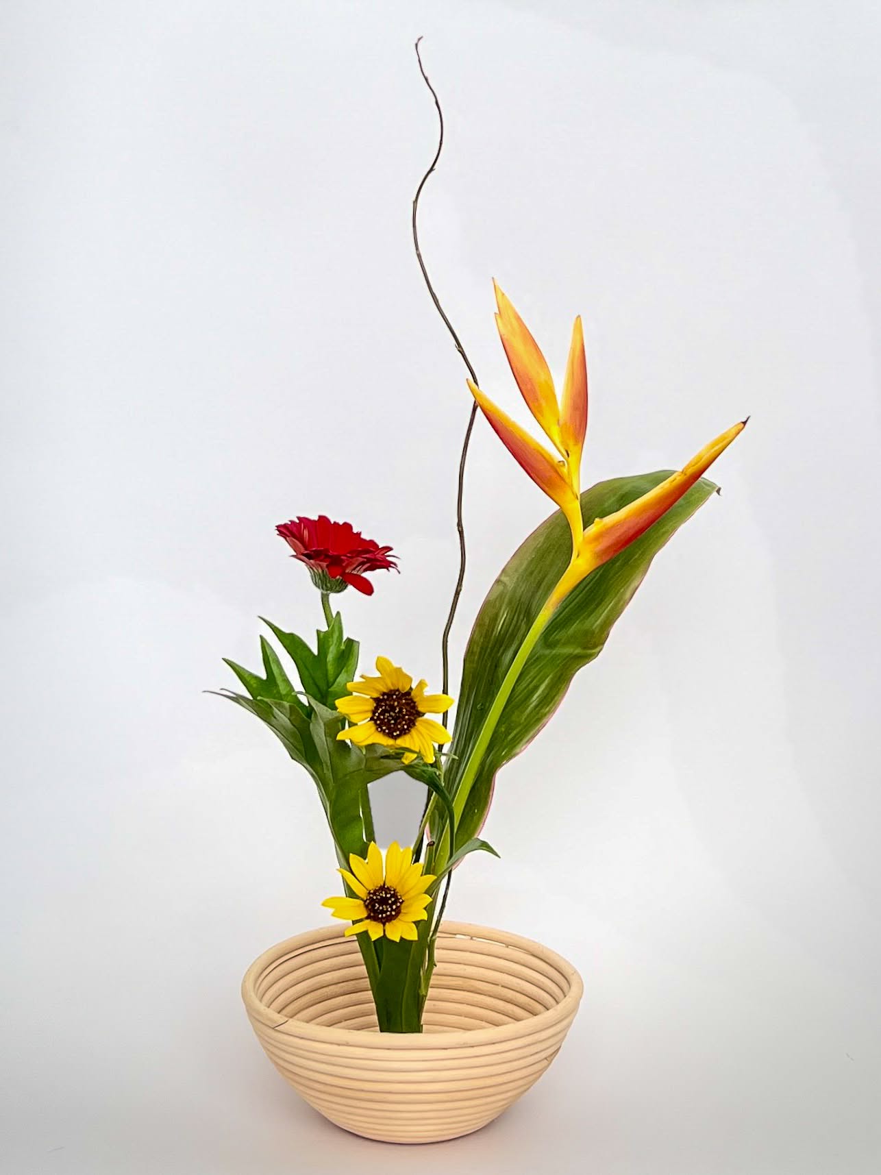 Ikebana arrangement that quietly influence your appetite