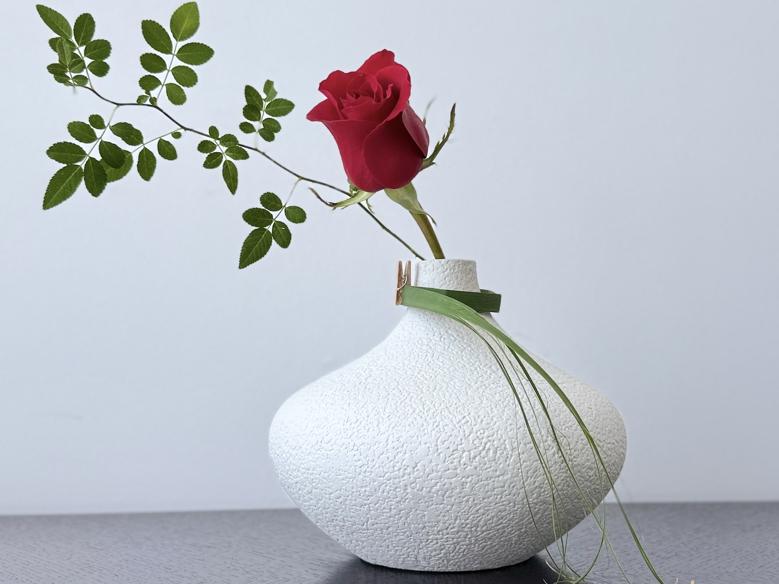 Beautiful and engaging Ikebana flower arrangements created by participants during Narcisa Art Studio's Winter Harmony Workshop at La Madeleine in Reston, VA.